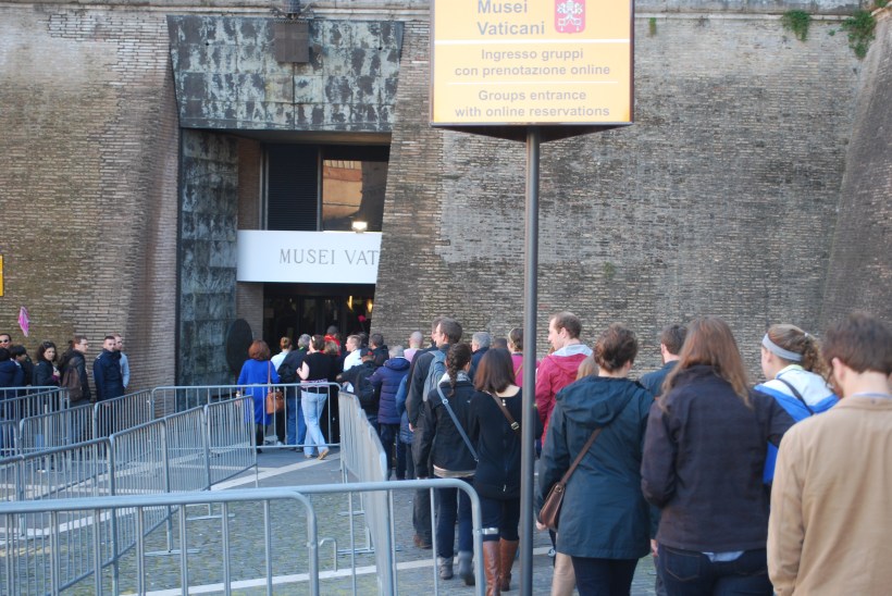 We are heading into the museum.  We skipped the huge line because we bought our tickets on line beforehand.  Whew!