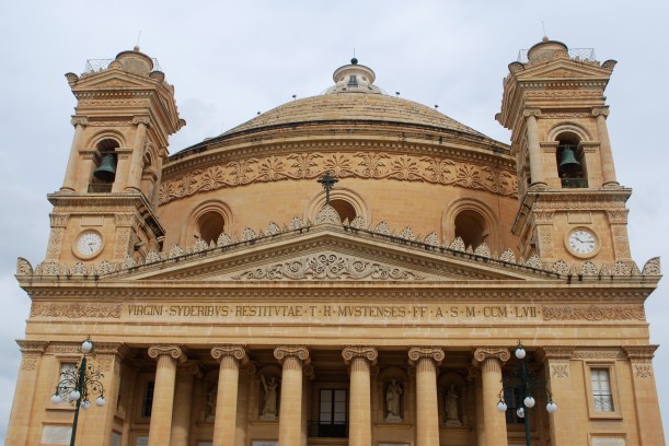 Much of the construction was done voluntarily  by the people of Mosta.