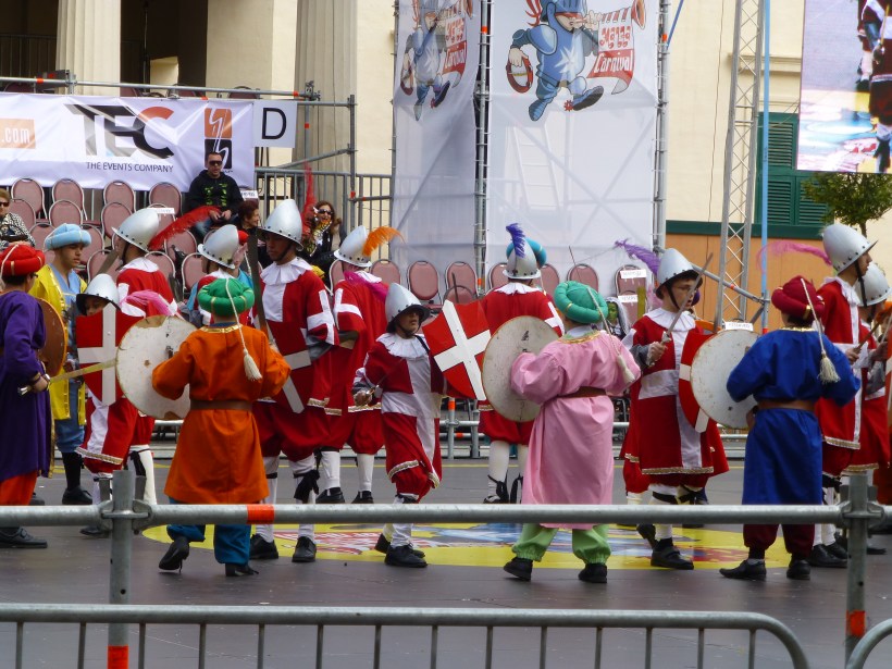 The girls and I went to Valletta on Saturday morning to watch the dance competitions.  The first dance of the morning was this one - with the Knights of Malta fighting the Turks.