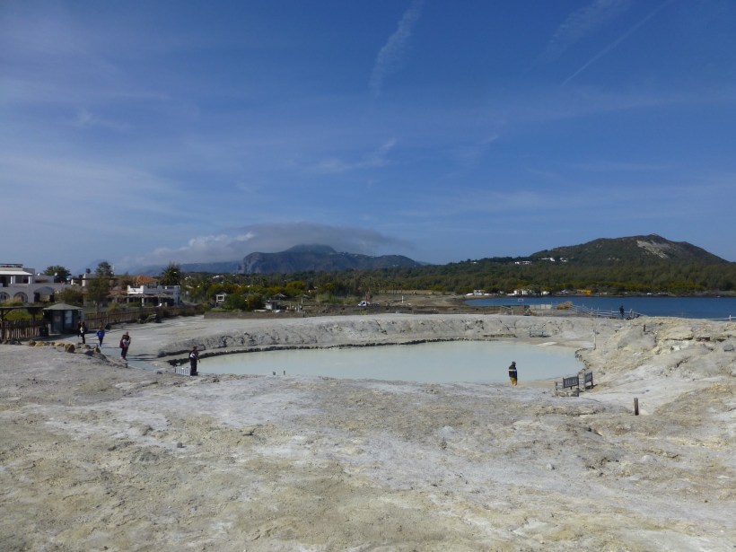 Vulcano has a sulfur hot spring bath which is said to help improve problems with arthritis, skin problems and asthma.