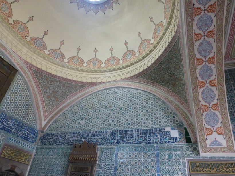 Next day, we toured Tokapi Palace where the Ottoman sultans lived for hundreds of years. We learned about their lifestyles, harems (the designated spaces for the women of the family), life during the Ottoman times and so much more. One of the most stunning things about the palace were the interior decorations made of thousands of beautiful tiles.