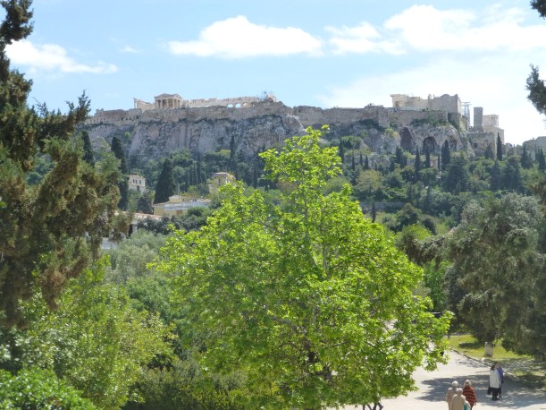 It's pretty easy to see the Acropolis from the Placa area.