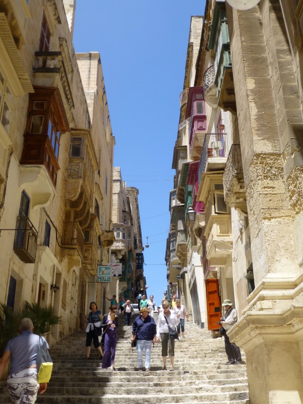 I love Valletta and it was fun to just walk around this beautiful city.