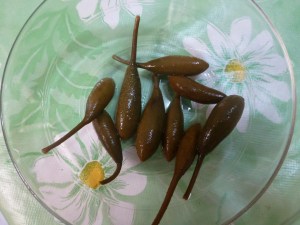 Another new food we found in Sicily - caper fruit!  The capers we usually eat are the pickled buds of the flowers.  But these were the fruits of the plant, after the flowers were gone.