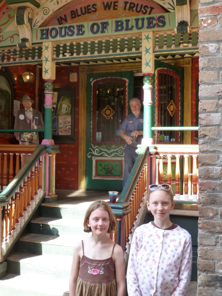 More good food at The House of Blues - jumbalaya, bread pudding and a hurricane to wash it all down.
